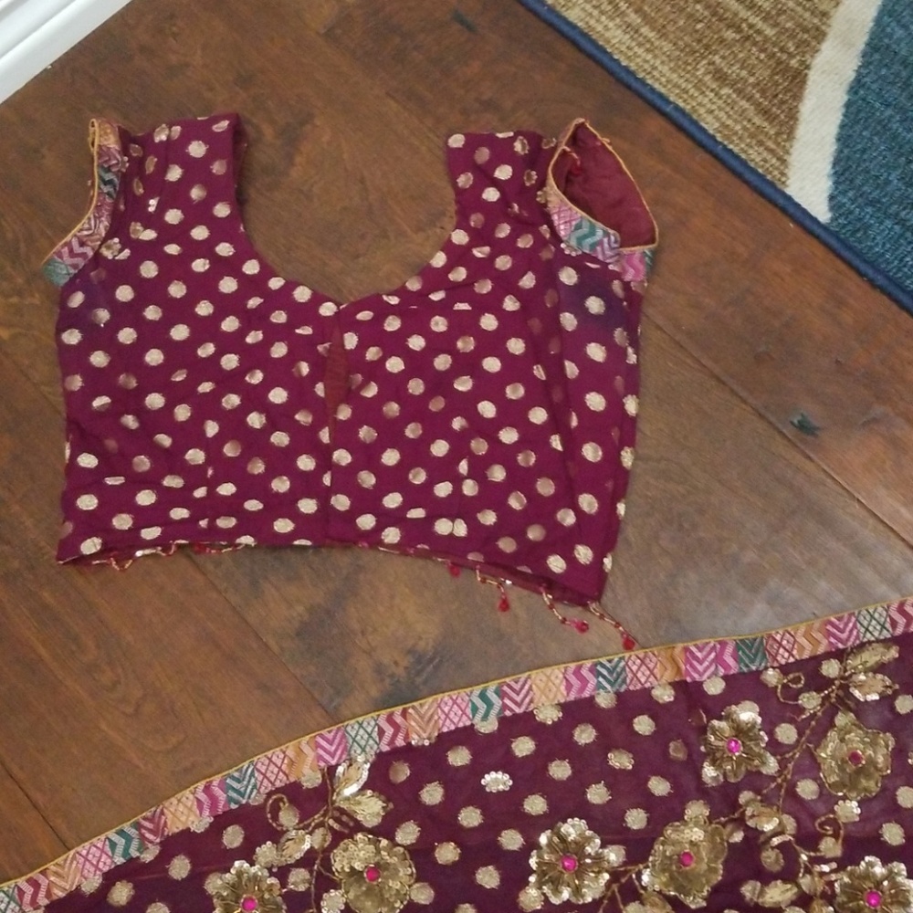 Saree with blouse!! - Picture 3 of 8